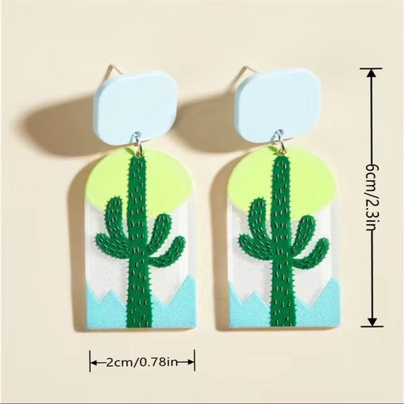 🌵Cute Western Cactus Acrylic Earrings with a Glitter Background 🌵 - Picture 3 of 3